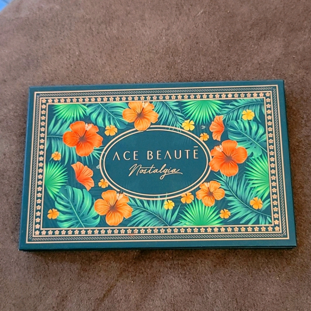 BRAND NEW Ace Beautē Nostalgia Eyeshadow Palette